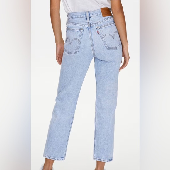 NWT Levi’s Wedgie Straight High-Rise Jean Light Denim from Aritzia - Picture 1 of 12